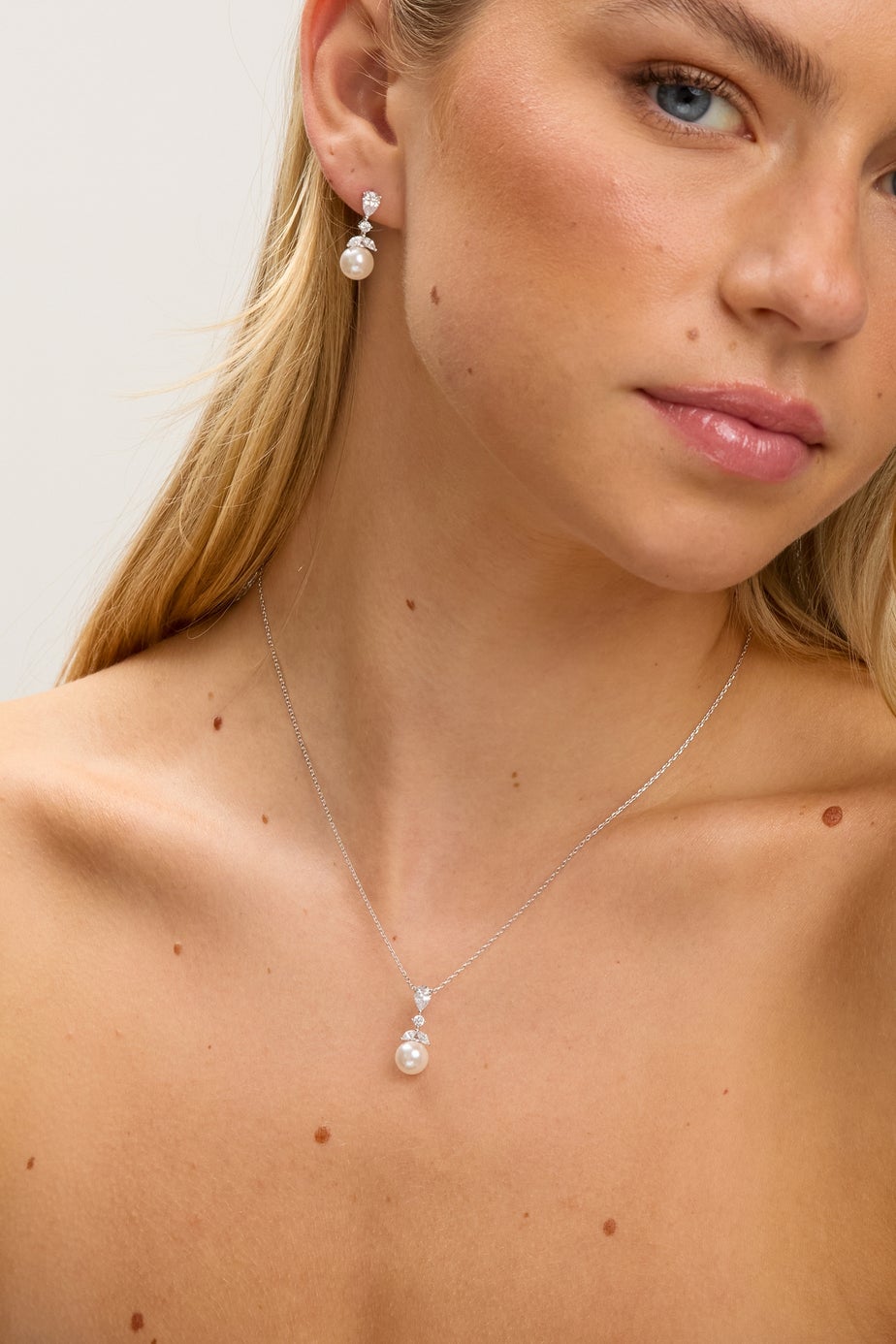 Jon Richard Rhodium Plated Crystal Leaf & Pearl Set Gift Box