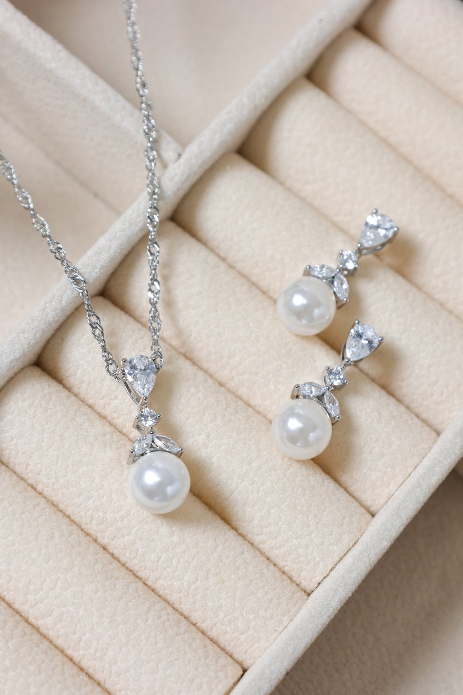 Jon Richard Rhodium Plated Crystal Leaf & Pearl Set Gift Box