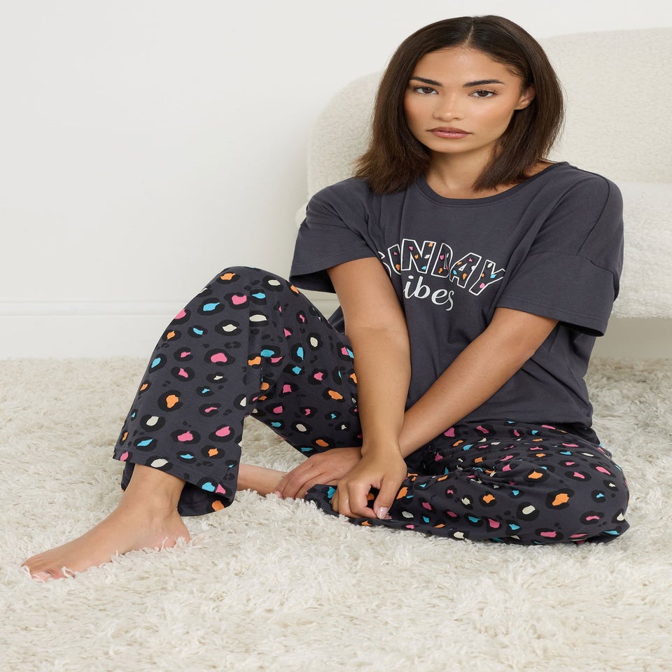 PixieGirl Petite Navy Blue Sunday Vibes Slogan Pyjama Set