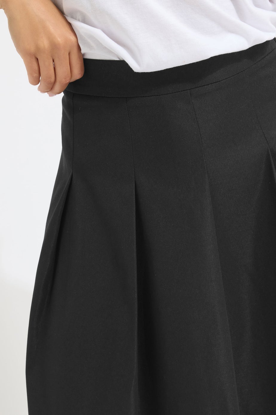 PixieGirl Petite Black Pleated Midaxi Skirt