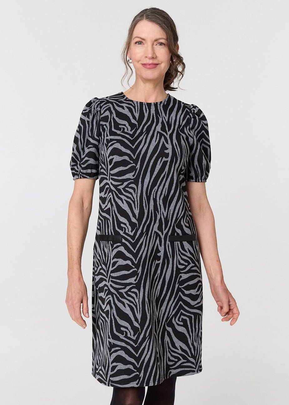 Izabel London Grey Animal Print Knee Length Shift Dress