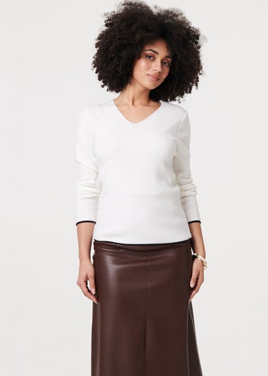 Izabel London White Contrast Trim V-Neck Knit Top