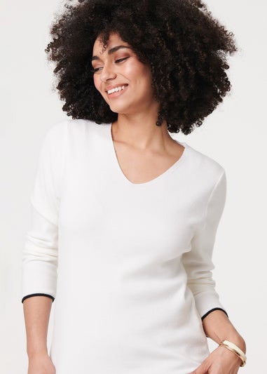 Izabel London White Contrast Trim V-Neck Knit Top