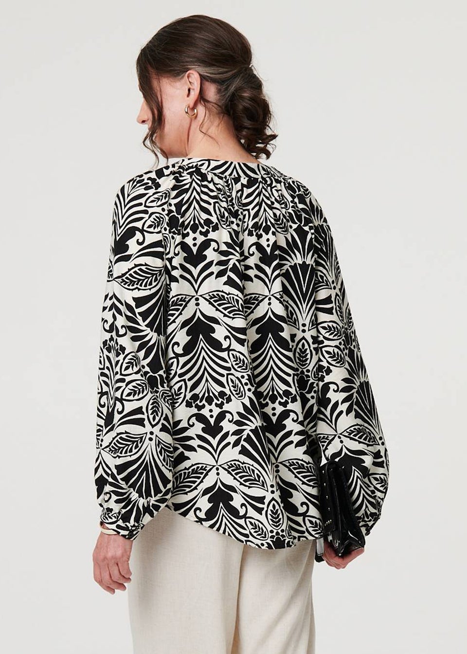 Izabel London Black Printed Long Sleeve Button Front Blouse