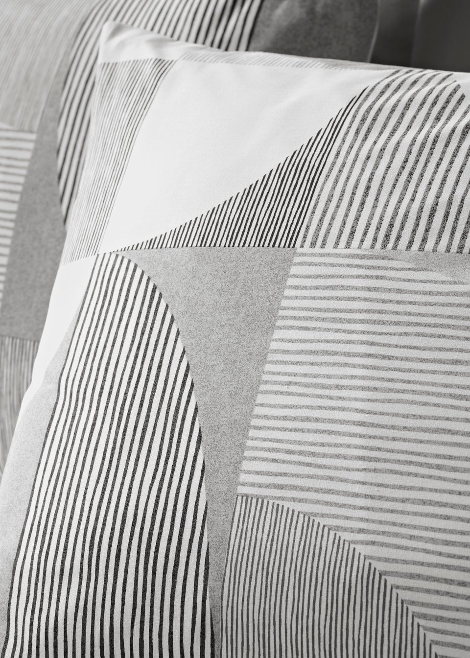 Grey Geometric Linear Duvet Set