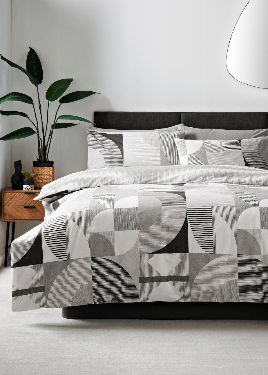 Grey Geometric Linear Duvet Set
