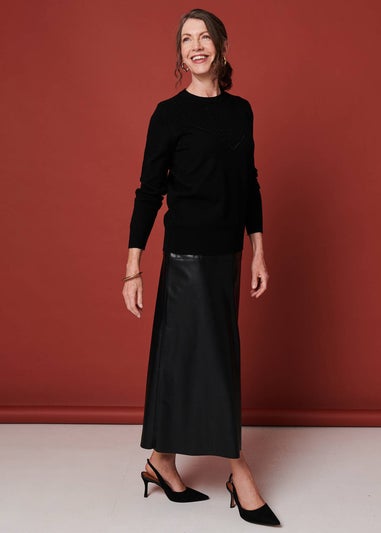 Izabel London Black Textured Knit Slim Fit Jumper