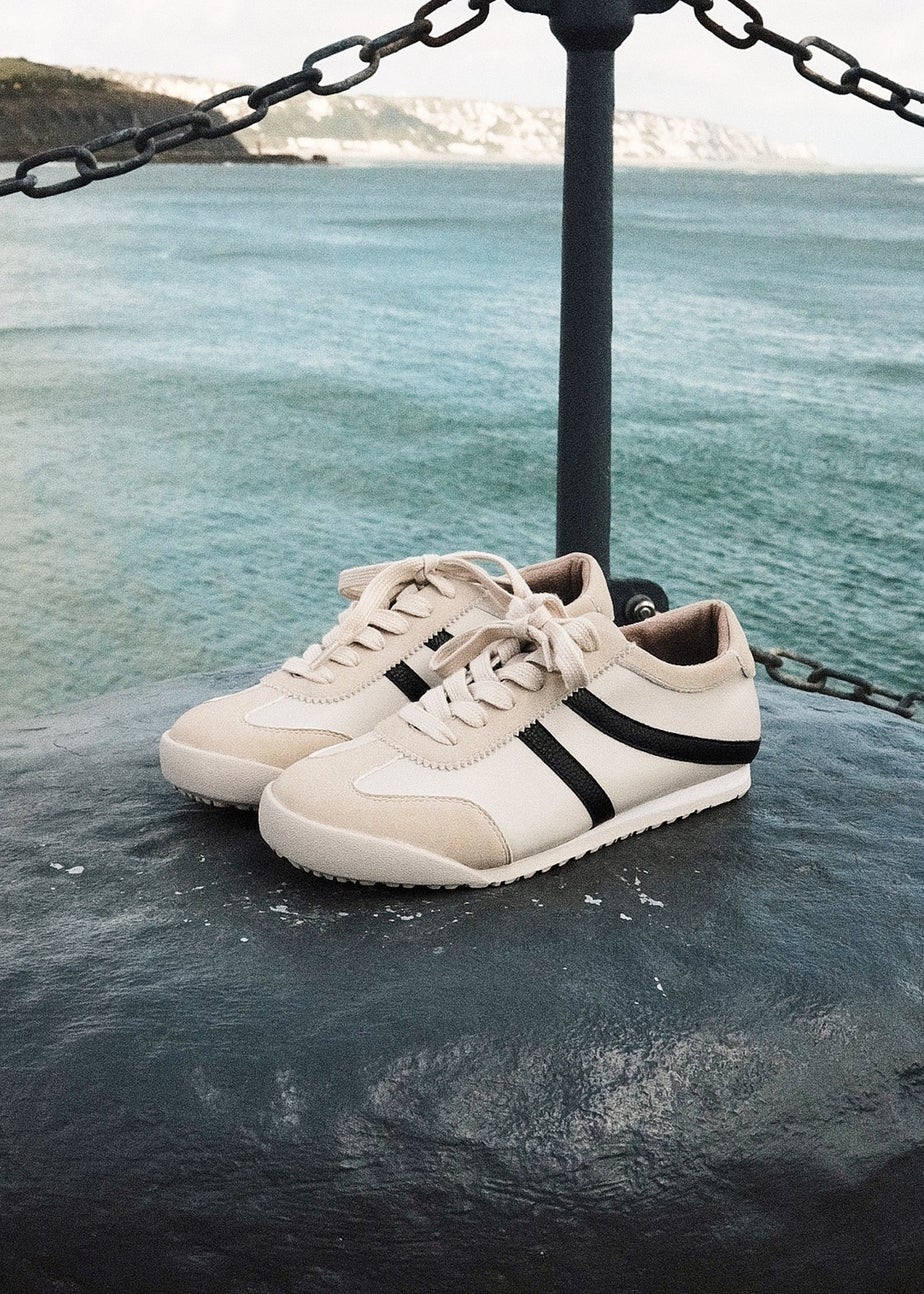 Linzi Strike Beige Retro Style Trainers