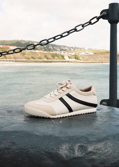 Linzi Strike Beige Retro Style Trainers