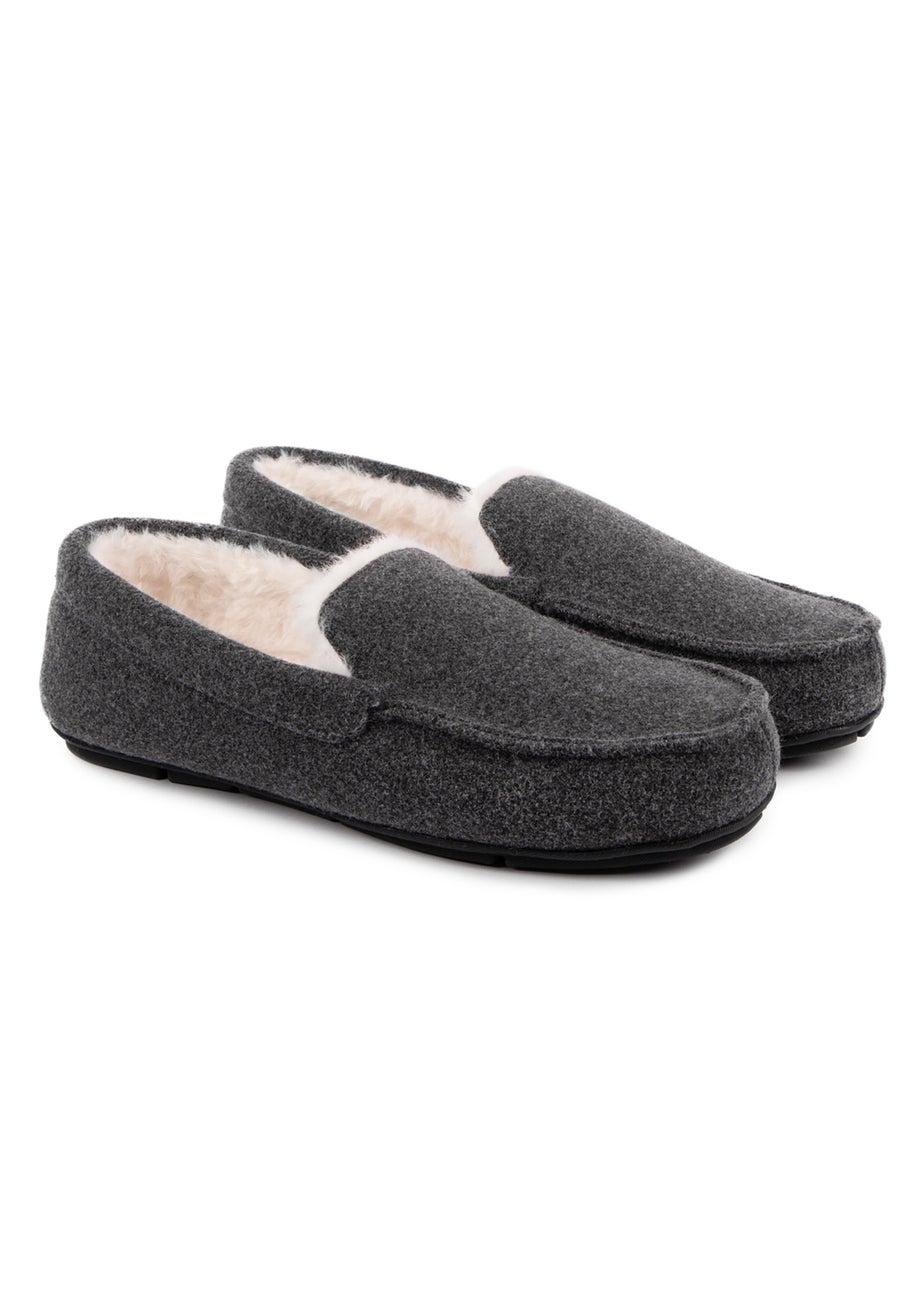 Totes Isotoner Grey Felt Moccasin Slipper With Sherpa Lining
