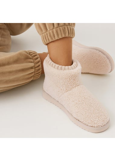 Totes Isotoner Cream Borg Boot With Cuff Detail