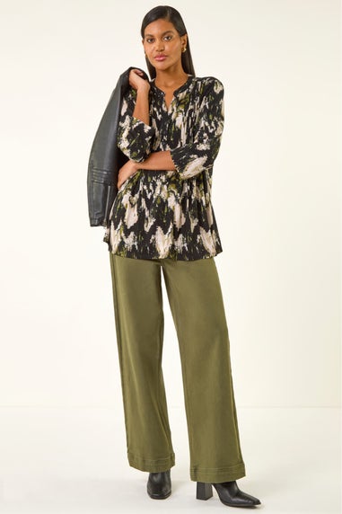 Roman Black Abstract Print Pintuck Stretch Top