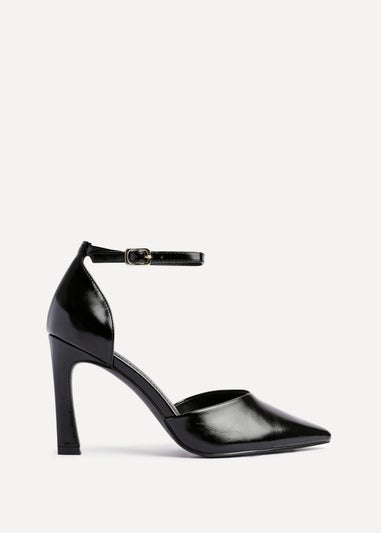 Linzi Moira Black Faux Leather V Cut Court Heel