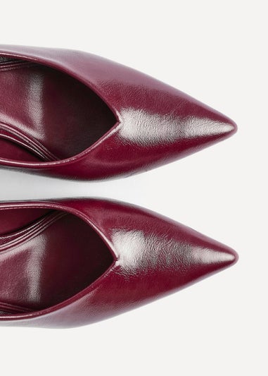 Linzi Bellamy Burgundy Faux Leather V-Cut Vamp Court Heels