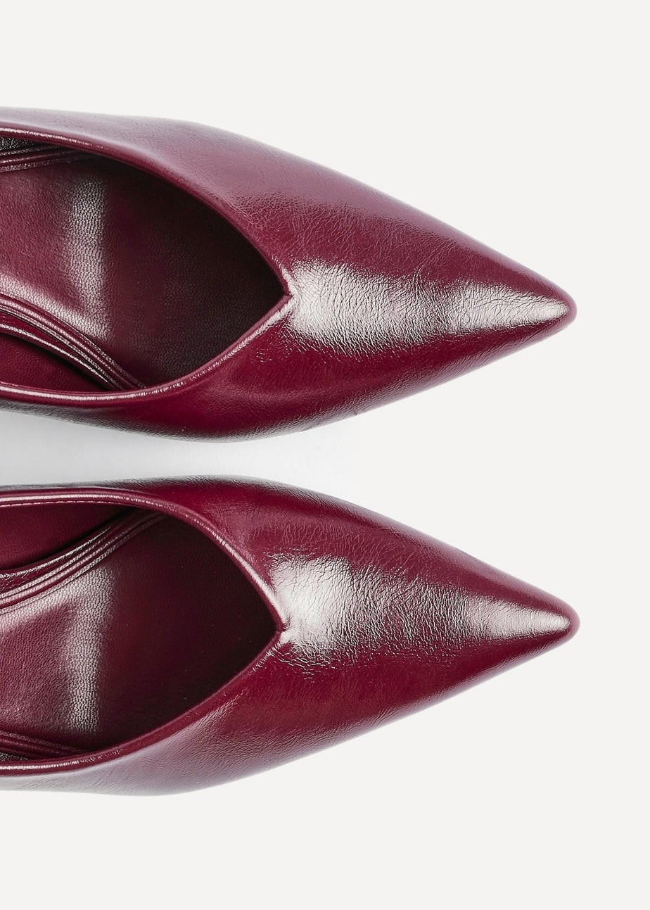 Linzi Bellamy Burgundy Faux Leather V-Cut Vamp Court Heels