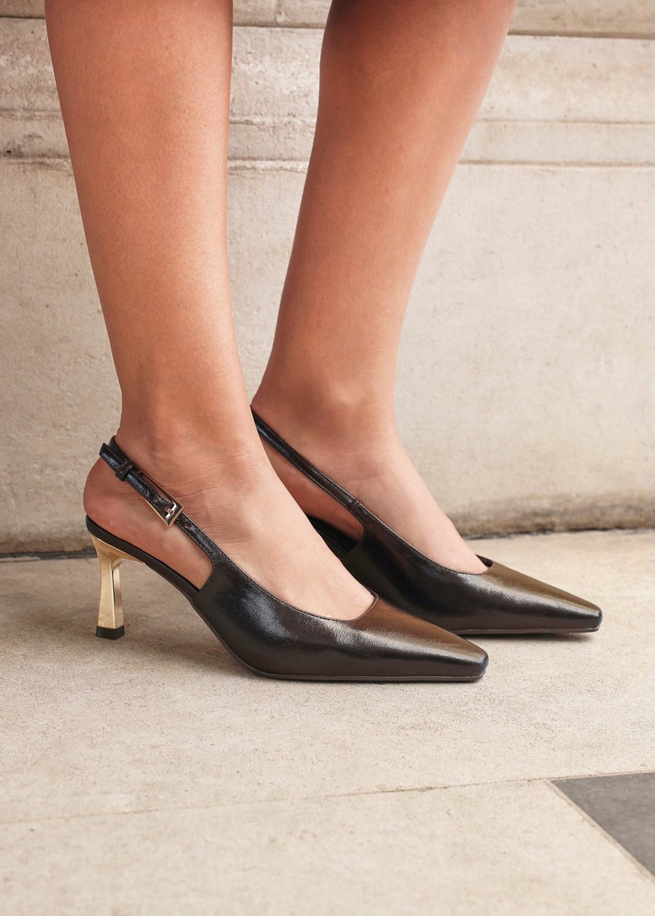 Linzi Avani Brown Faux Leather Court Heel