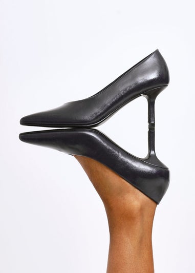 Linzi Bellamy Navy Faux Leather V-Cut Vamp Court Heels