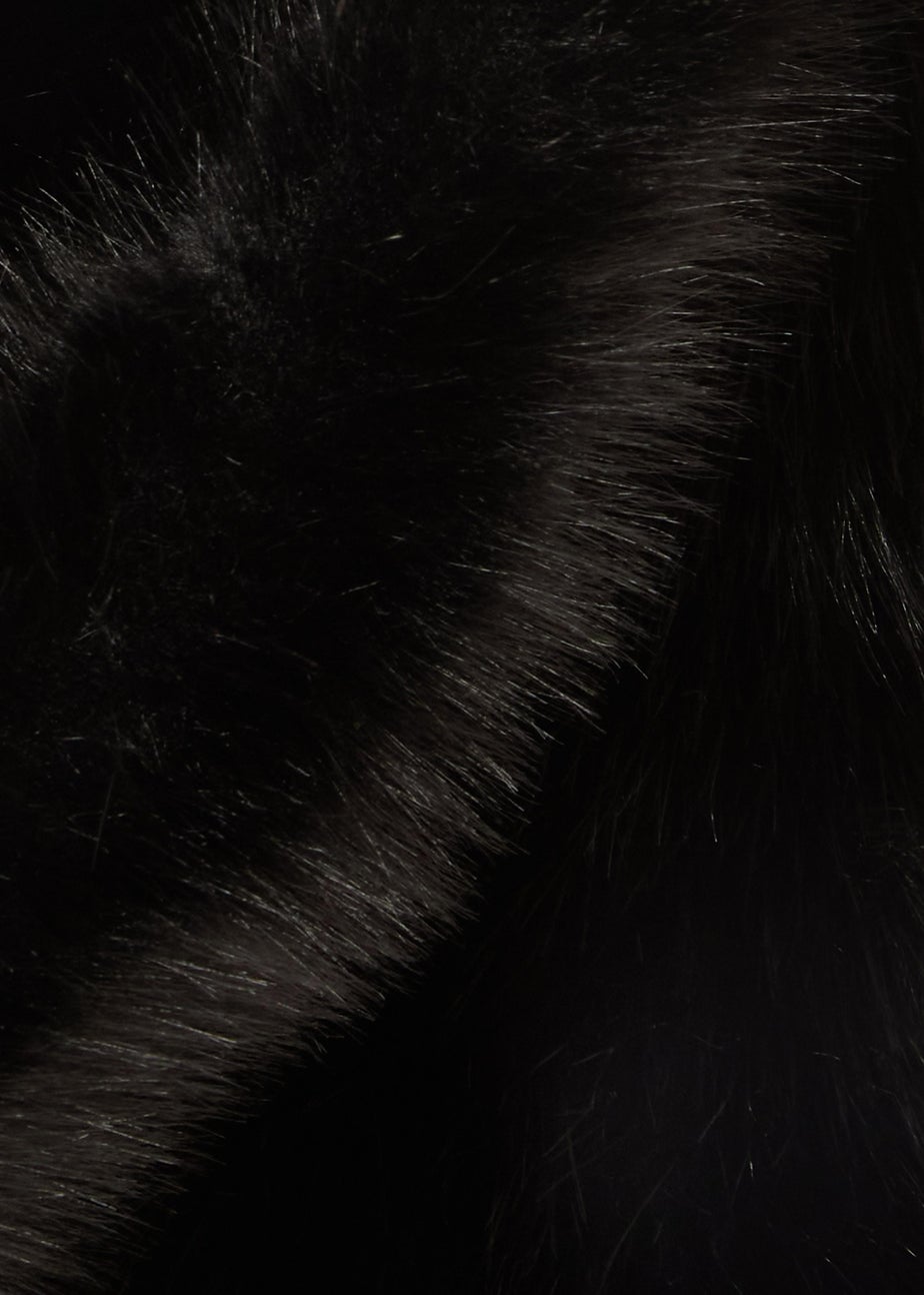 Quiz Black Faux Fur Scarf