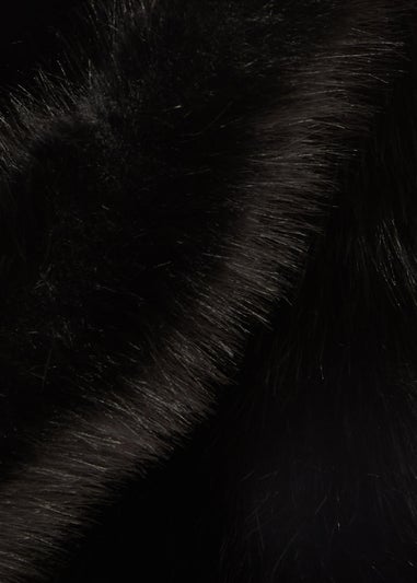Quiz Black Faux Fur Scarf