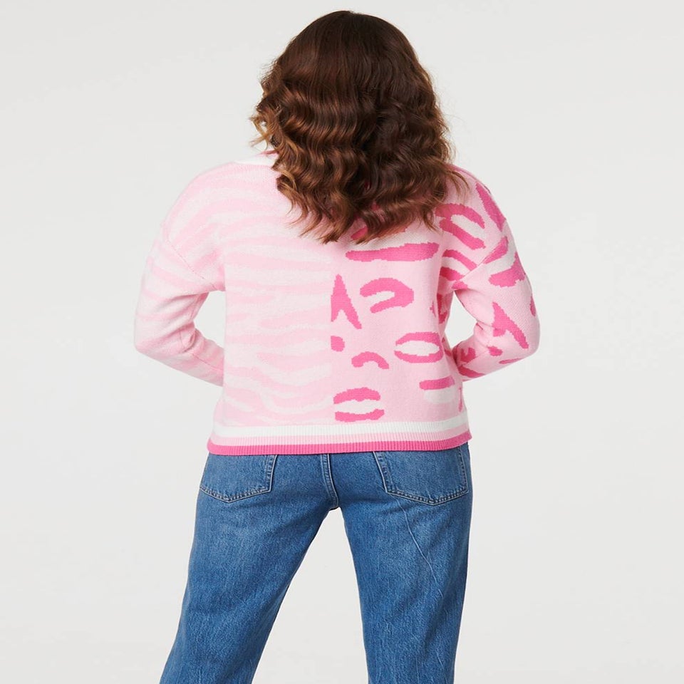 Izabel London Pink Animal Print Long Sleeve V-Neck Jumper