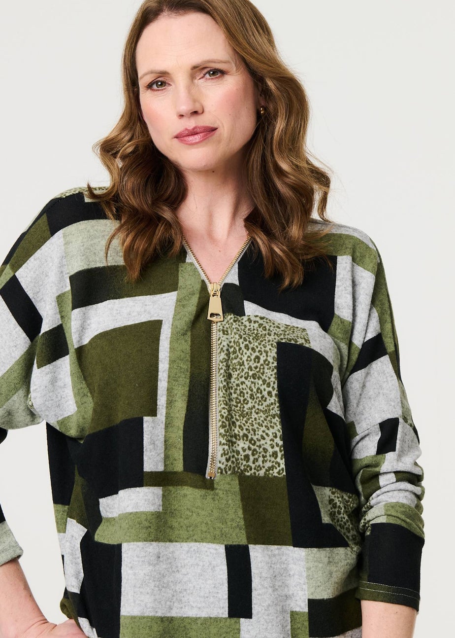 Izabel London Green Geo Print Zip V-Neck Curve Hem Top