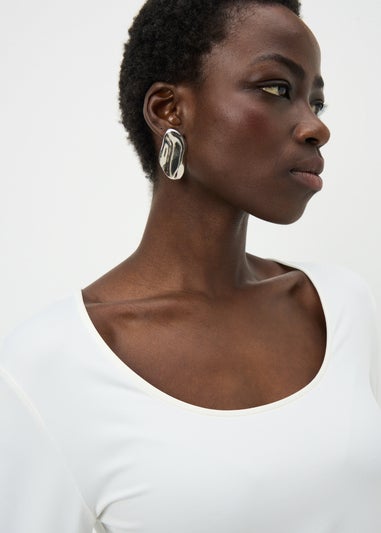 Cream Scoop Neck Long Sleeve Top