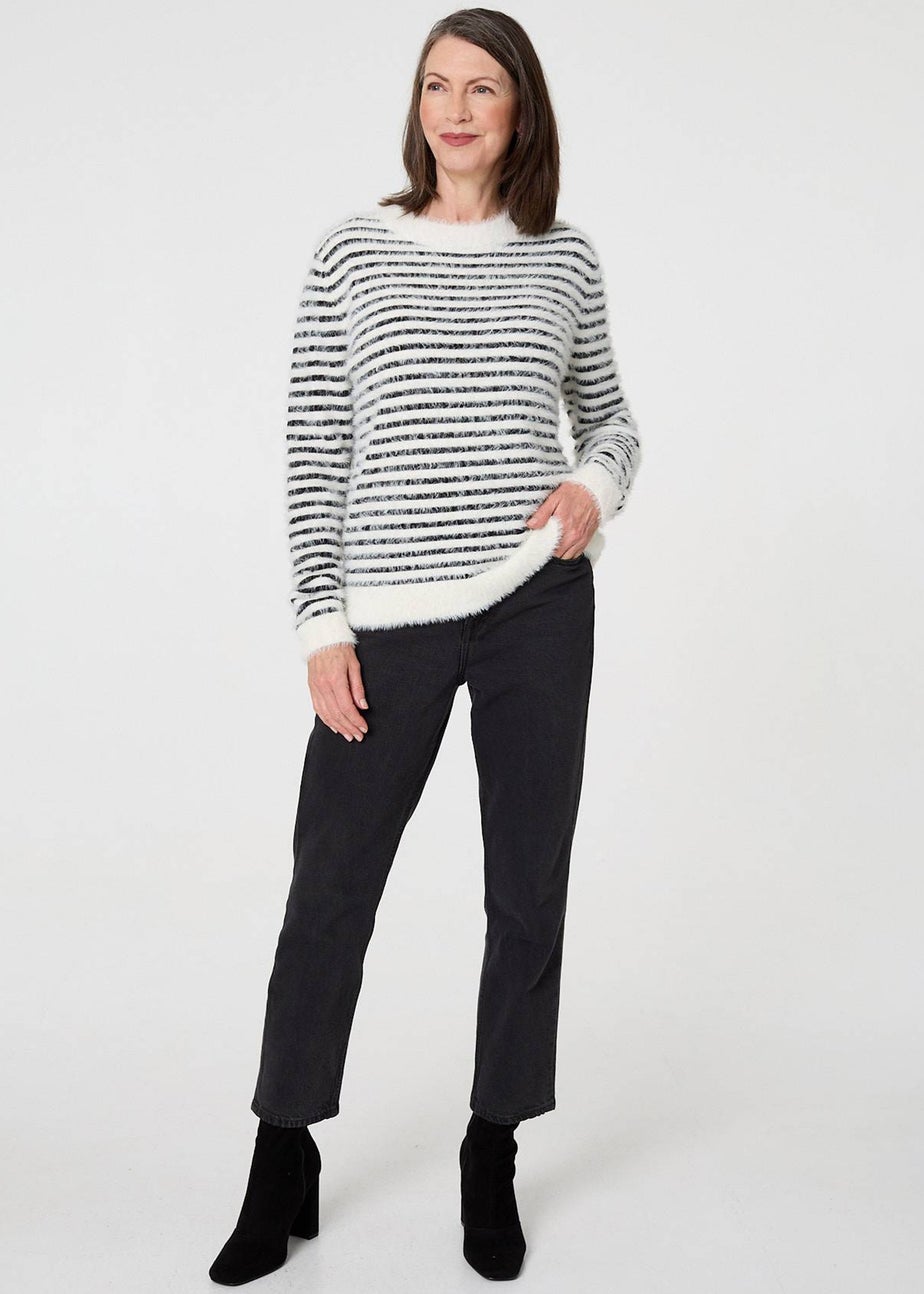 Izabel London White Textured Soft Knit Striped Jumper