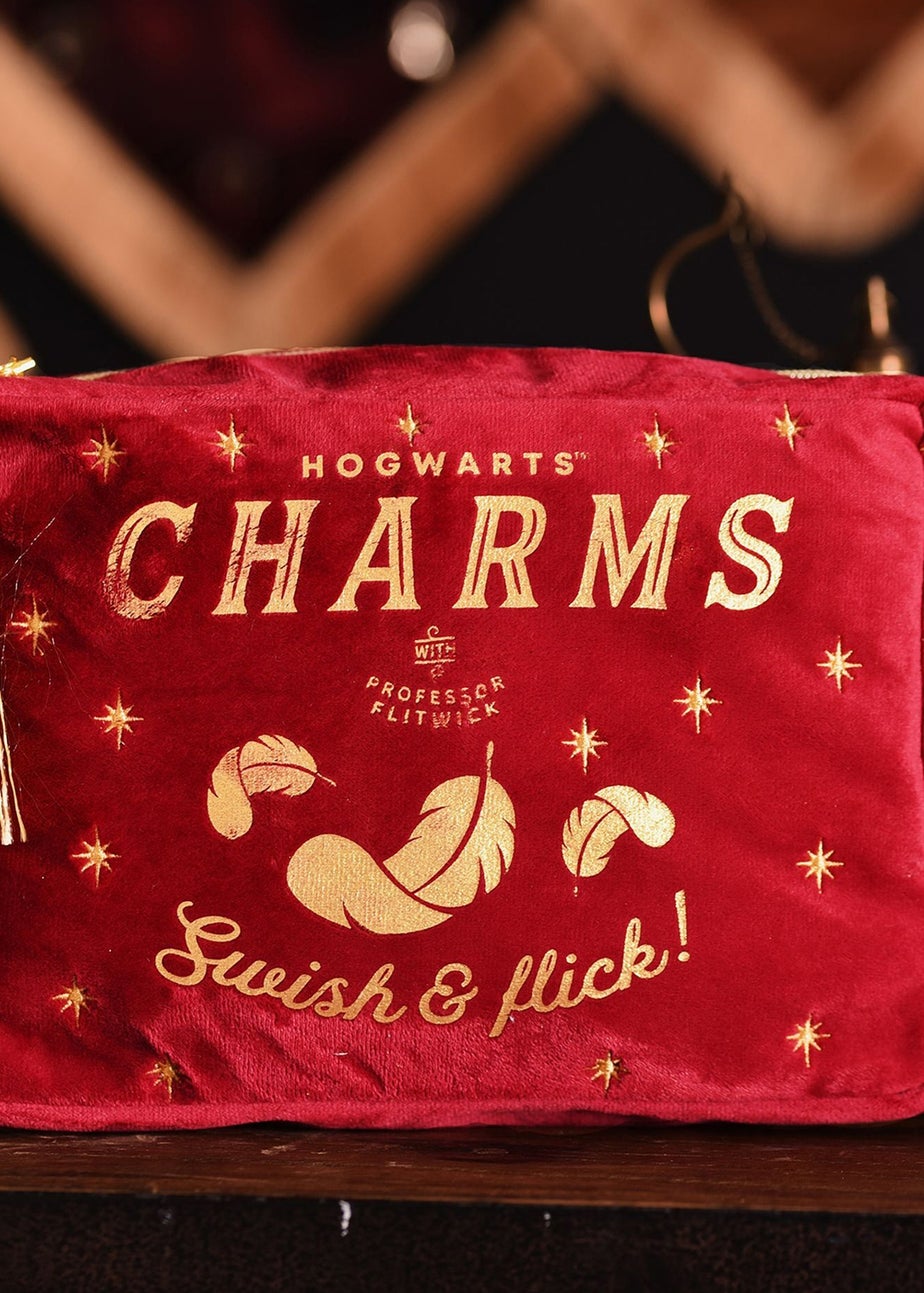 Harry Potter Warner Bros Alumni Red Wash Bag Charms