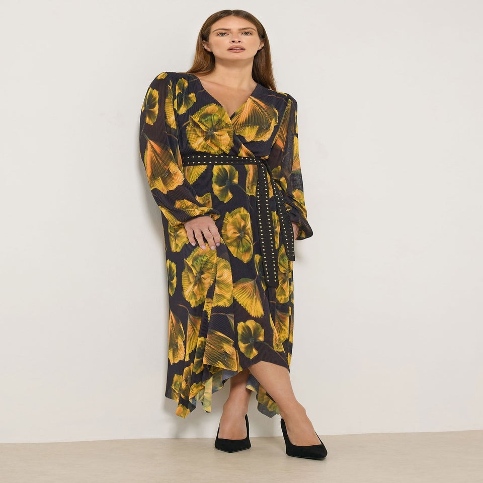 Star By Julien Macdonald Black Floral Mesh Pleated Maxi Dress