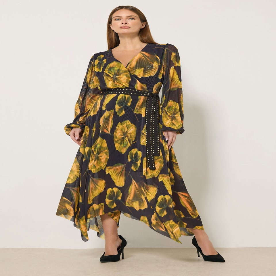 Star By Julien Macdonald Black Floral Mesh Pleated Maxi Dress