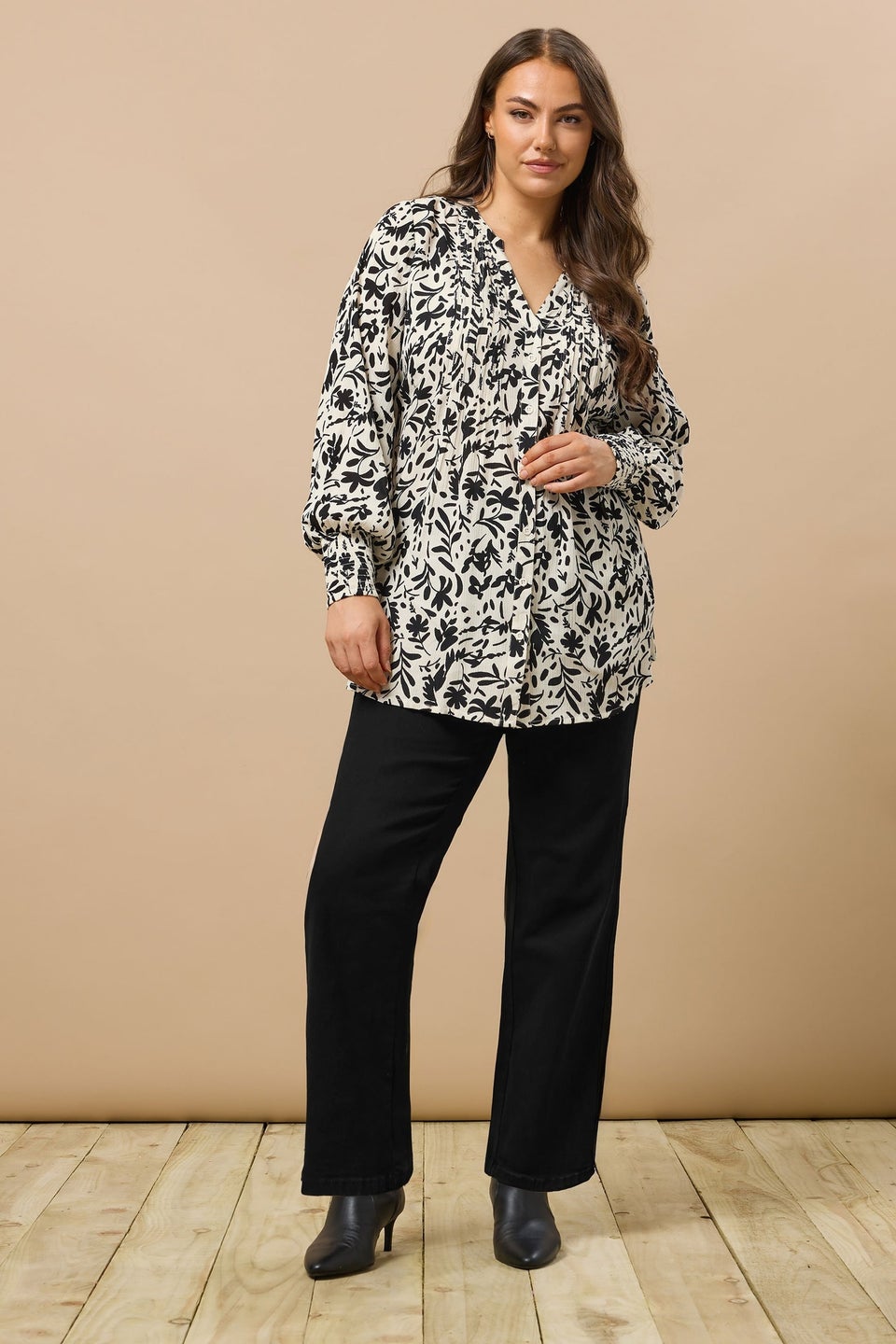 Evans Curve Black & White Floral Print Pintuck Blouse
