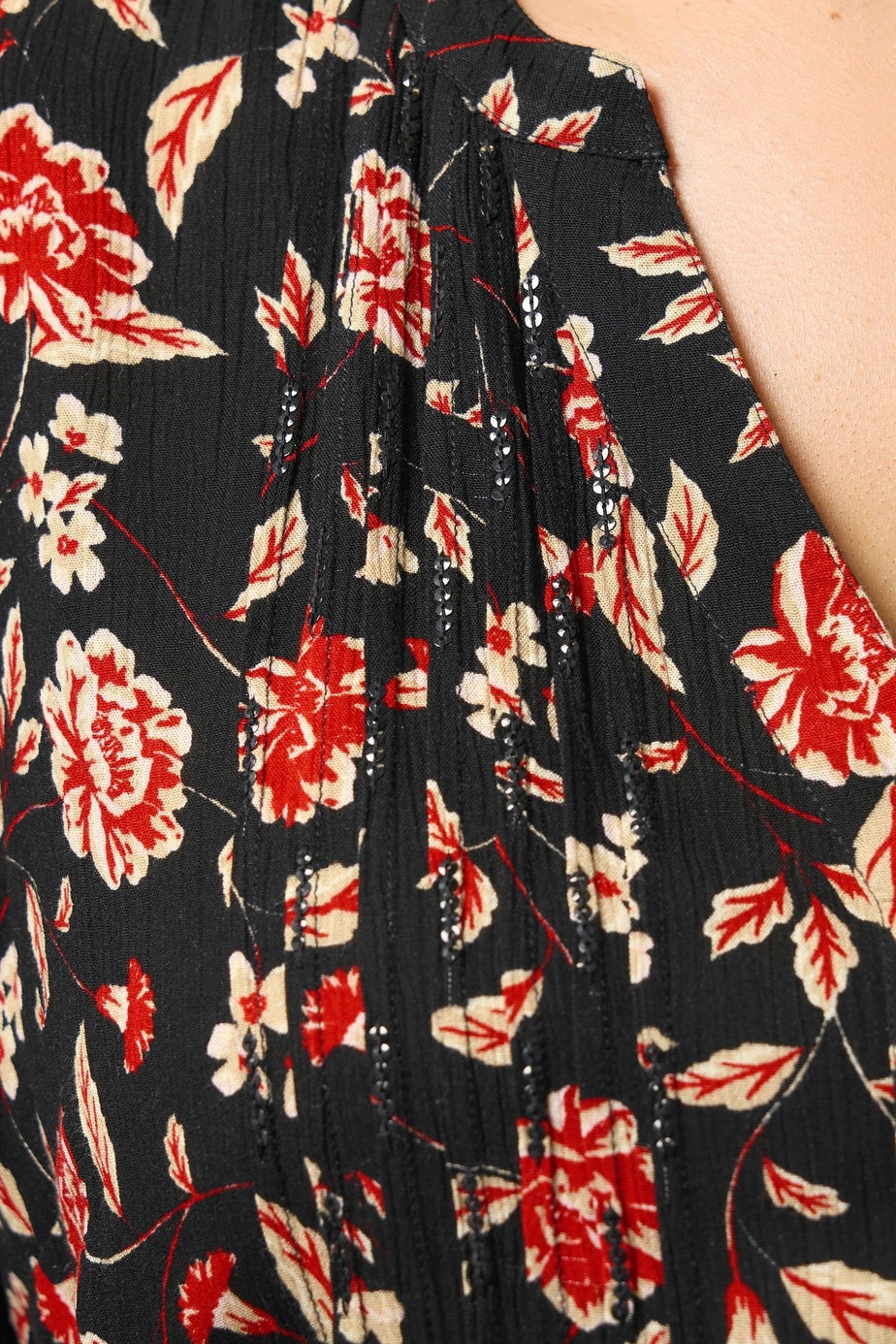 Evans Curve Black & Red Floral Print Pintuck Blouse