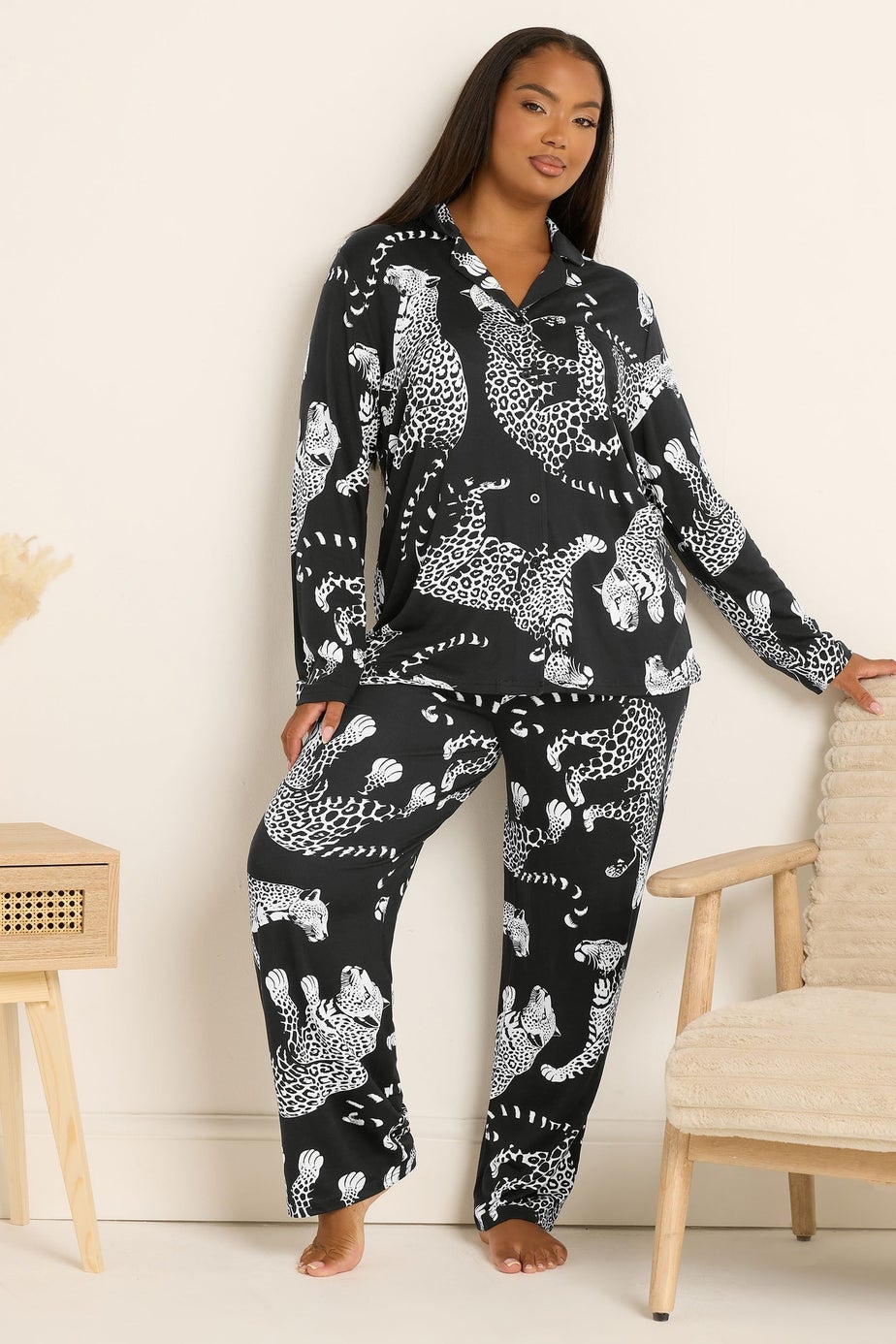 Yours Curve Black Leopard Soft Touch Pyjama Set