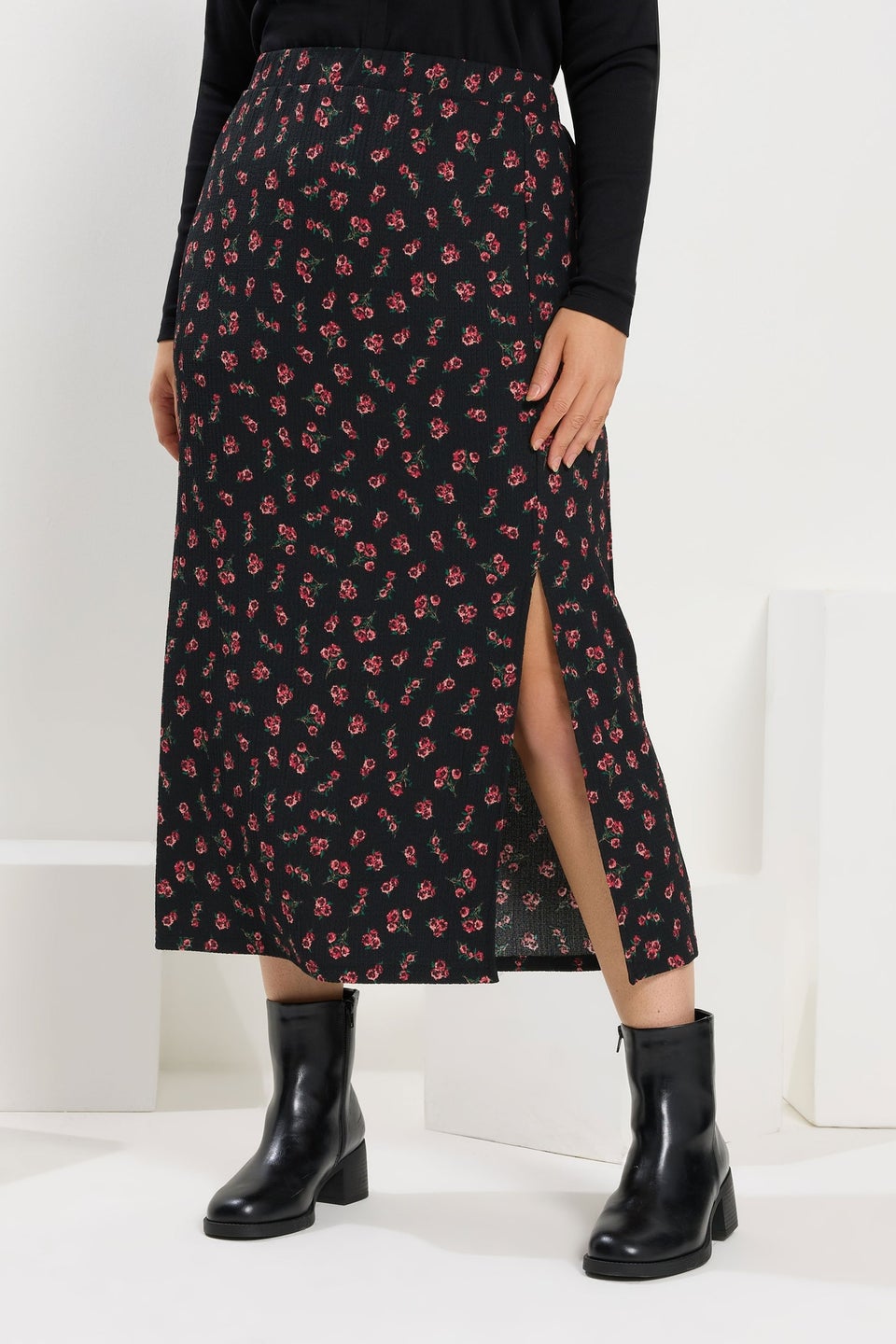 Yours Curve Black Rose Print Textured Midi Skirt