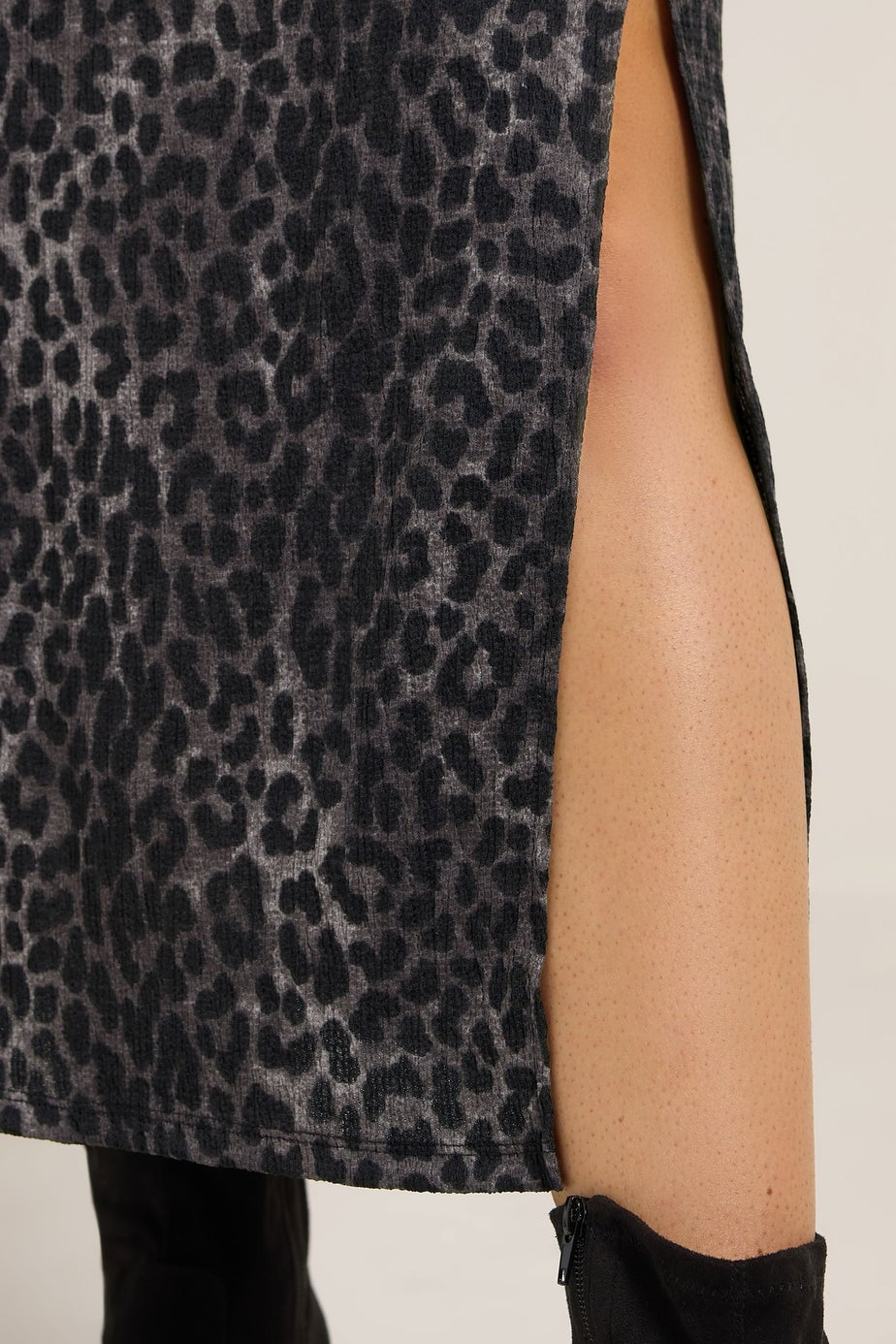 Yours Curve Grey Leopard Print Textured Tube Skirt