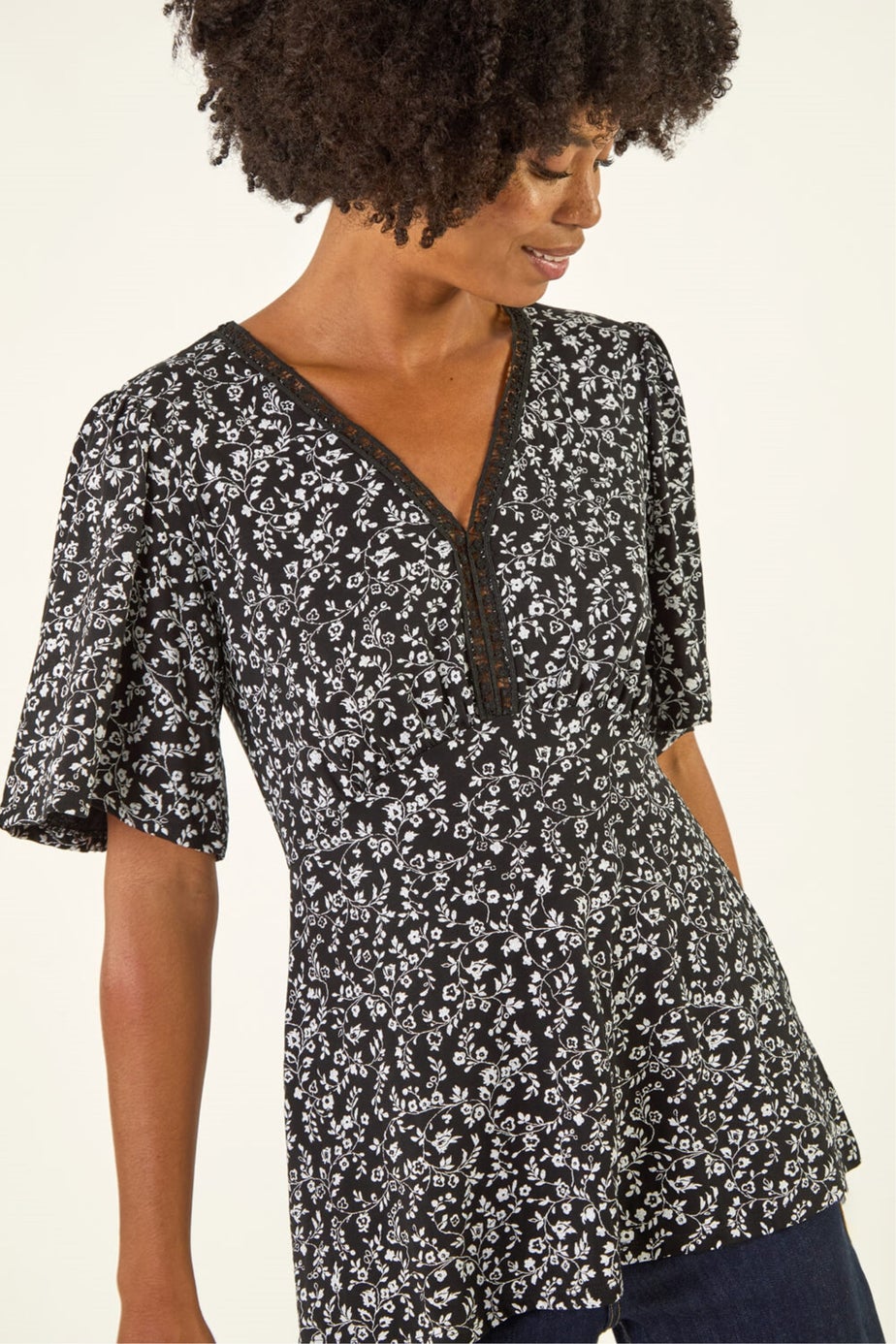 Roman Black Floral Print V-Neck Lace Stretch Top