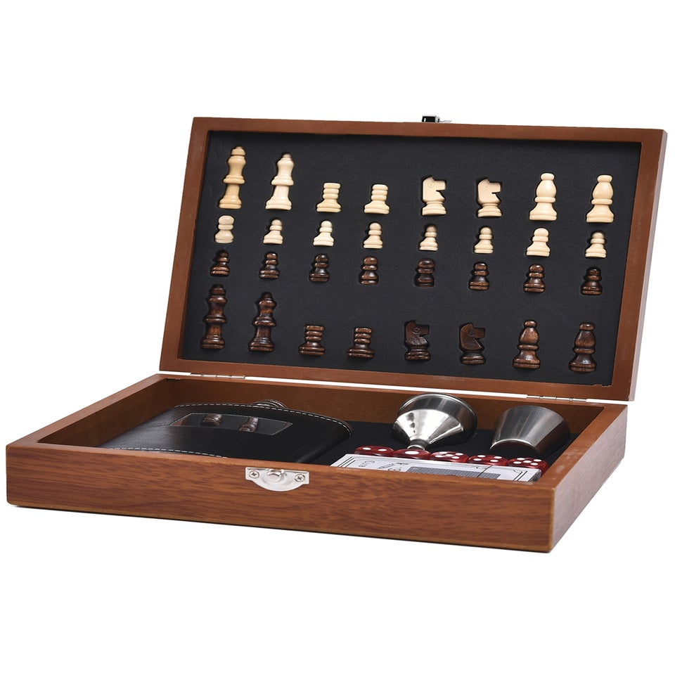 Mad Man Brown Game Night Set