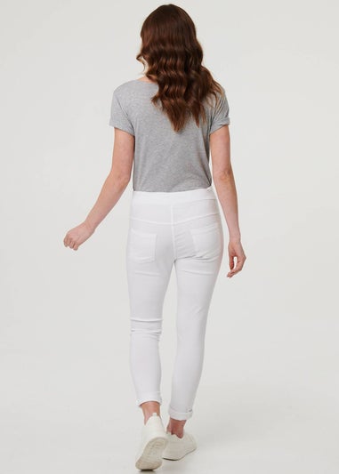 Izabel London White Diamante Detail Slim Cropped Trousers