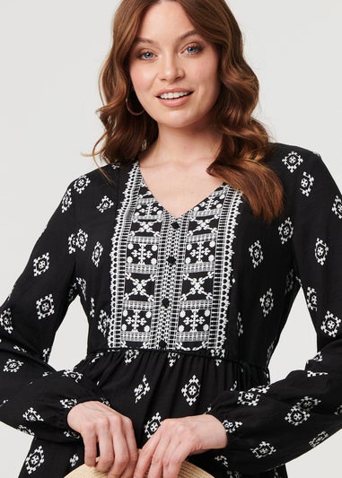 Izabel London Black Printed Long Sleeve Smocked Maxi Dress