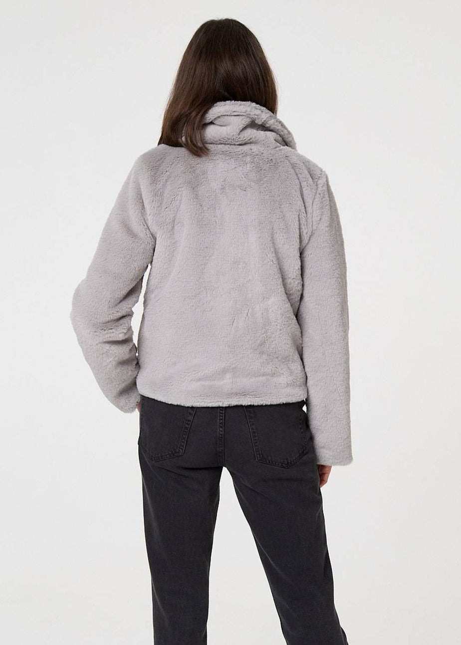 Izabel London Silver Faux Fur Long Sleeve Cropped Jacket