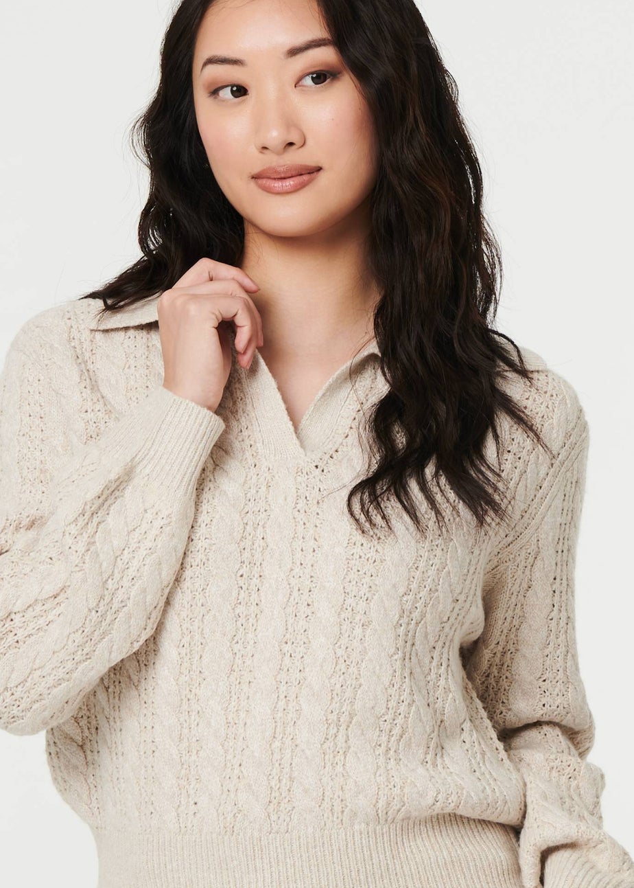 Izabel London Cream Textured Wide Collar V-Neck Jumper