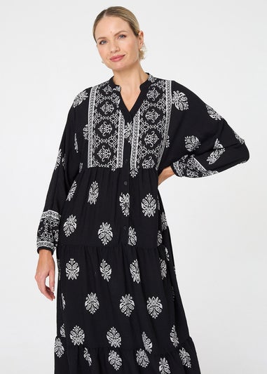 Izabel London Black Border Print Tier Long Sleeve Maxi Dress