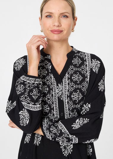 Izabel London Black Border Print Tier Long Sleeve Maxi Dress