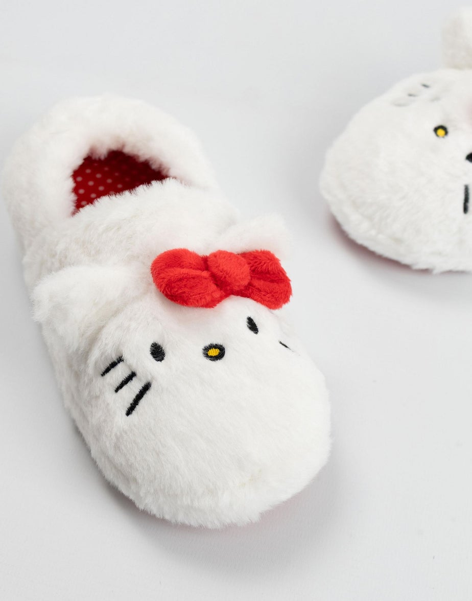 Vanilla Underground Hello Kitty Kids White Loafer Slippers (Older 11-4)