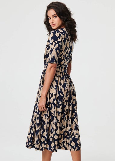 Izabel London Navy Printed Ruched 1/2 Sleeve Midi Dress