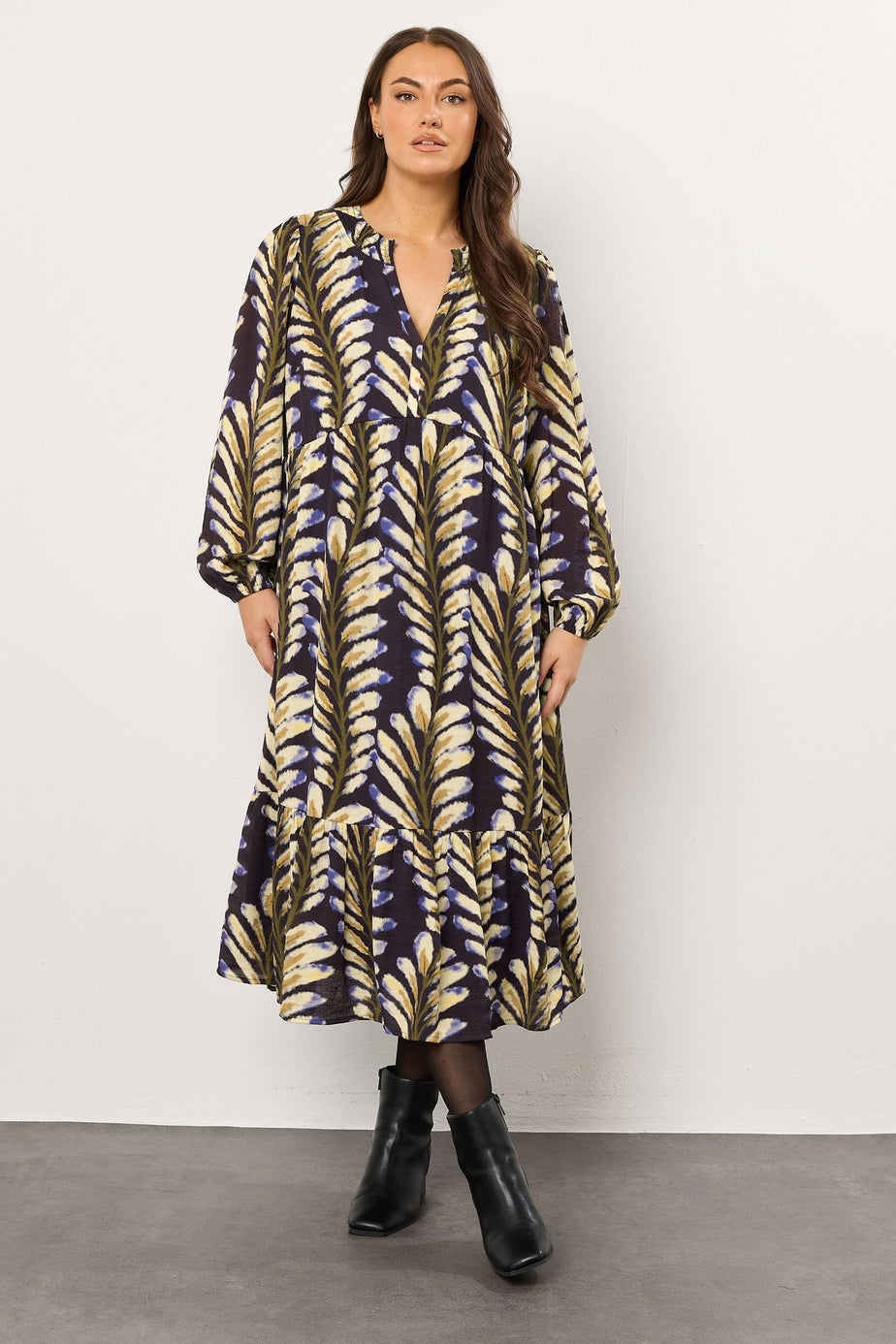 Evans Curve Midnight Blue Leaf Print Tiered Maxi Dress