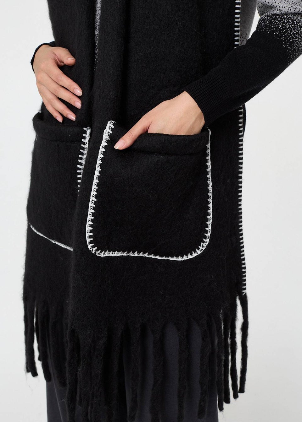 Izabel London Black Fringed Contrast Stitch Oversized Scarf