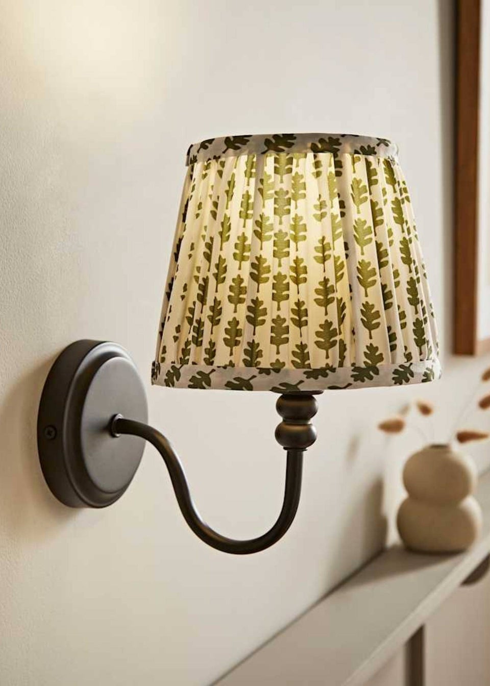 ValueLights Binky Rechargeable Black Wall Light Floral Pleated Lampshade