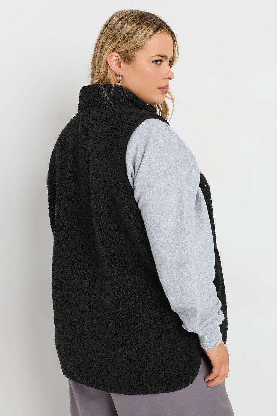 Yours Curve Black Teddy Borg Gilet