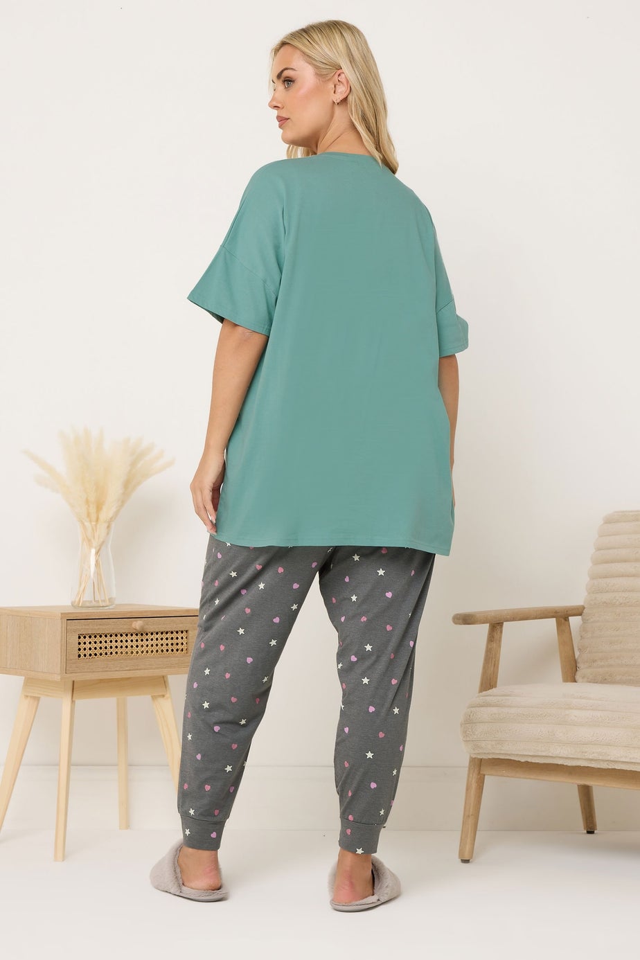 Yours Curve Green 'Lets Avo Duvet Day' Cuffed Pyjama Set
